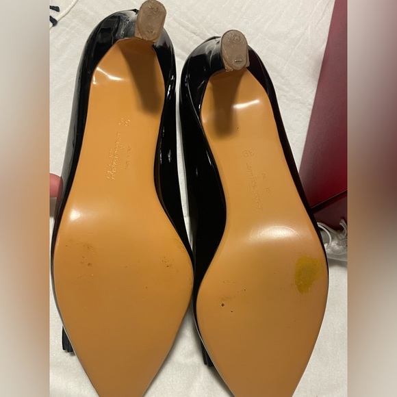 Pristine Salvatore Ferragamo Vera Bow heels - Picture 5 of 10